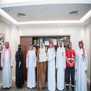 هلال القصيم يمنح*شهادة*الامتثال*الإسعافي للادارة العامة لتعليم المنطقة