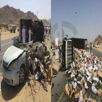 صور - حادث تصادم بطريق ثربان غرب محافظة المجاردة وانباء عن وفاة قائد إحدى المركبات