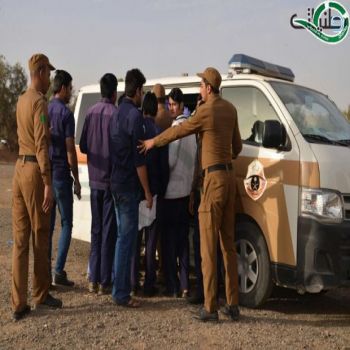 شرطة القصيم تتعقب مخالفي نظام الإقامة والعمل وتوقع بـ٩٣٦ مخالفاً