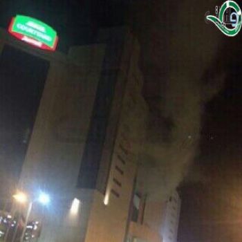 فرق الدفاع المدني بجازان تسيطر على حريق أحدى مطاعم المولات وتخلي المول من المتسوقين