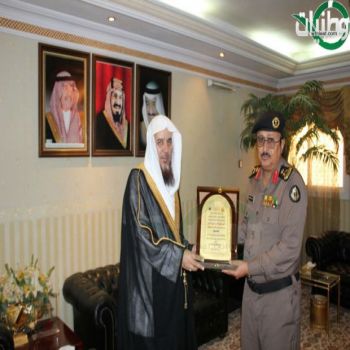 مدير شرطة الباحة يُدشن حملة الأمن الفكري بعنوان "هذي سبيلي" بحضوررئيس محكمة الاستئناف بالمنطقة