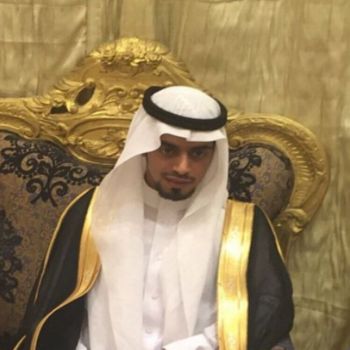 " الطويل " يحتفل بتخرجه من كلية الحقوق وحصوله على الأمتياز مع مرتبة الشرف الأولى