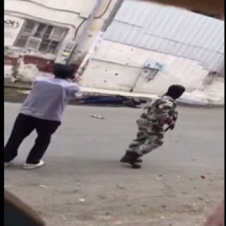 فيديو : الأرهابي يوسف الغامدي ممداً على الأرض مقتولاً