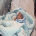 مقيم سوداني يعثر على لقيطة حديثة الولادة ببريدة