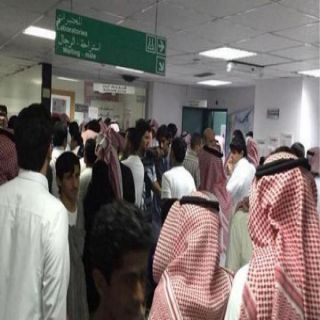 مواطنوا عسير يتوافدون على المستشفيات للتبرع بالدم لمصابي تفجير"مسجدالطواريء"