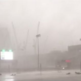 اوضح مقطع فيديو يُوضح سقوط الرافعة "يوم الجمعة "بالحرم المكي