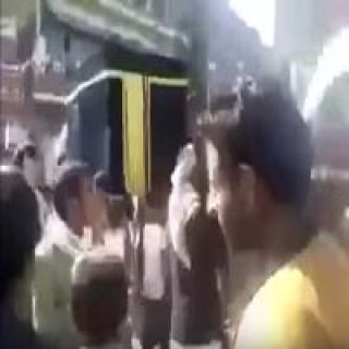 فيديو المليشايات الحوثية تطوف حول مجسم كعبة وسط صنعاء