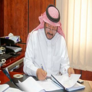 أمين الباحة يوقع (27) عقداً لمشاريع تنموية وخدمية بقيمة (105.128.042) ريالاً