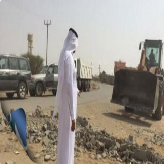 إزالة تعديات أغلقت طريقاً في «قوز القنفذة