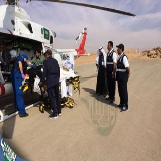 هلال #القصيم ينقل مصابة حادث "قبة" إلى تخصصي #بريدة بالإسعاف الجوي